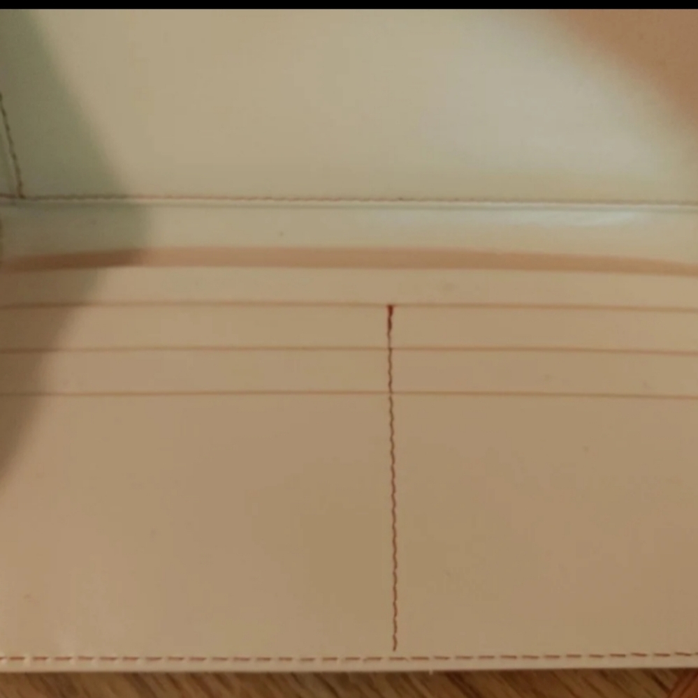 Tula Trifold Wallet - Picture 4 of 6